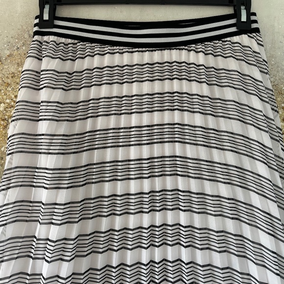 Joie Striped Skirt (NWT) - Picture 8 of 13